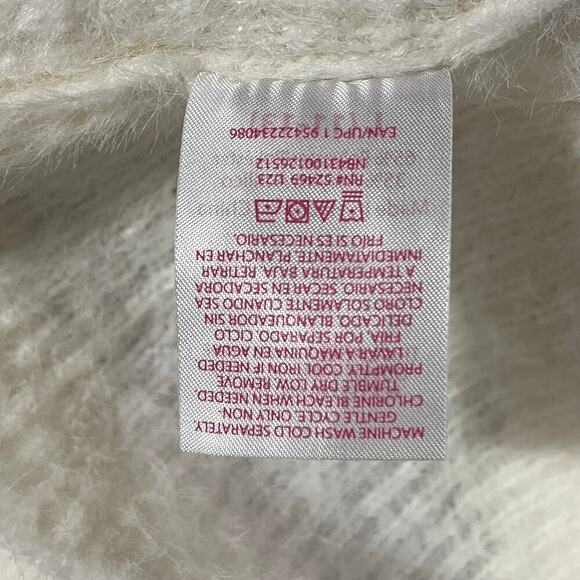 No Boundaries Juniors Rhinestone Heart Keyhole White Sweater Size 11-13 - Picture 7 of 11